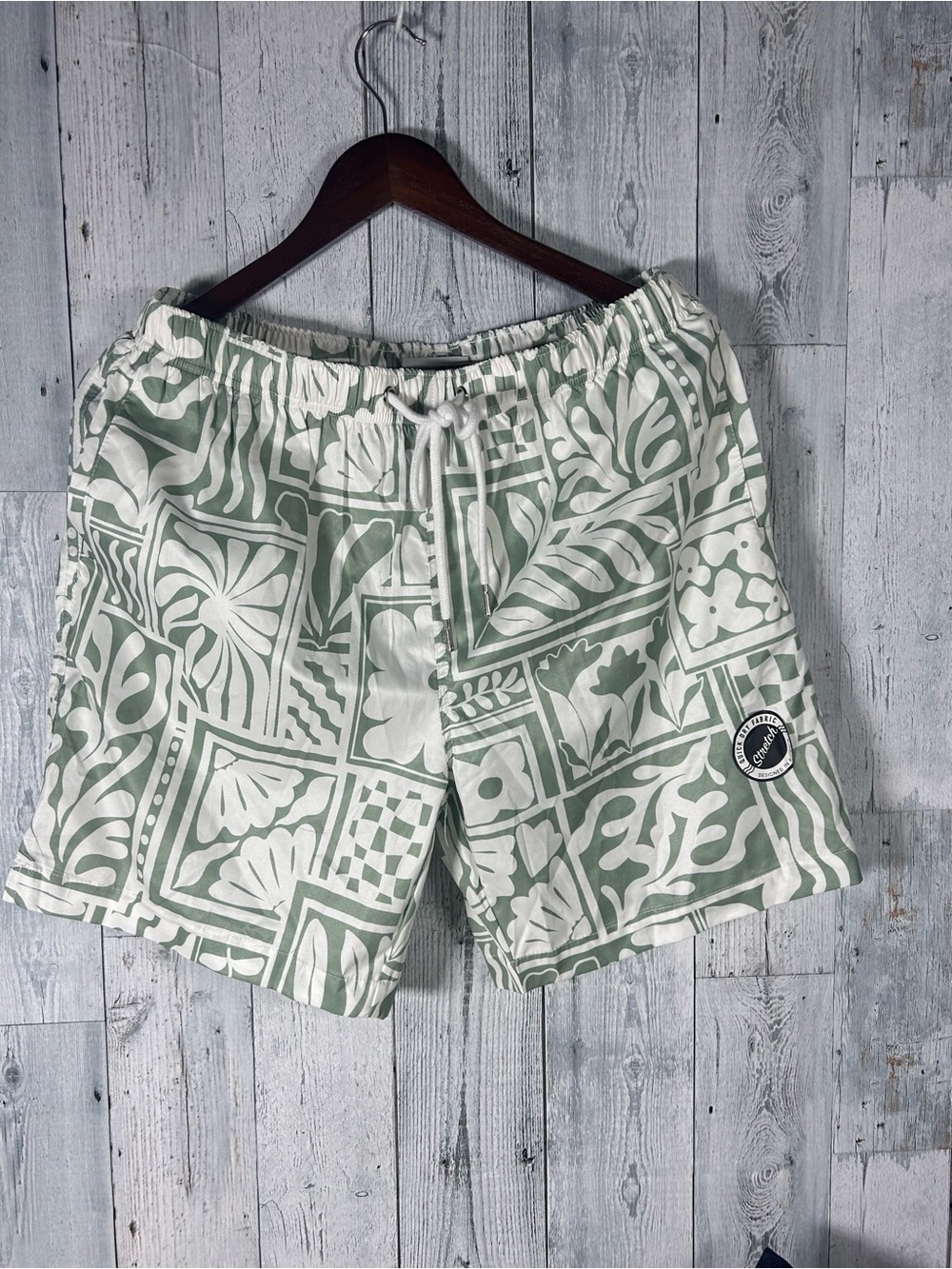 Cove Australia NWT Large Sage Tropical Print Quick Dry Swim Board Shorts